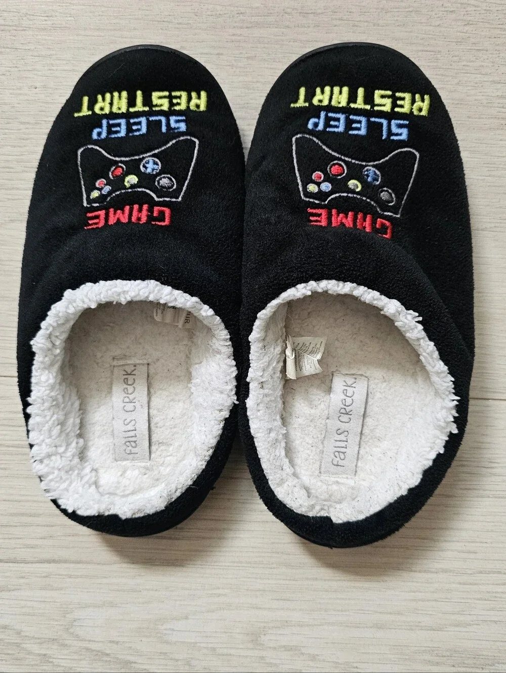 Falls Creek Kids Gamer Slippers – “Game Sleep Restart” – Size 1/2